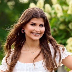 Meet your Posher, Hailey